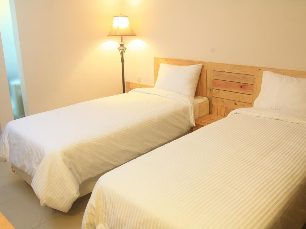Aventree Homestay Malang Exterior photo