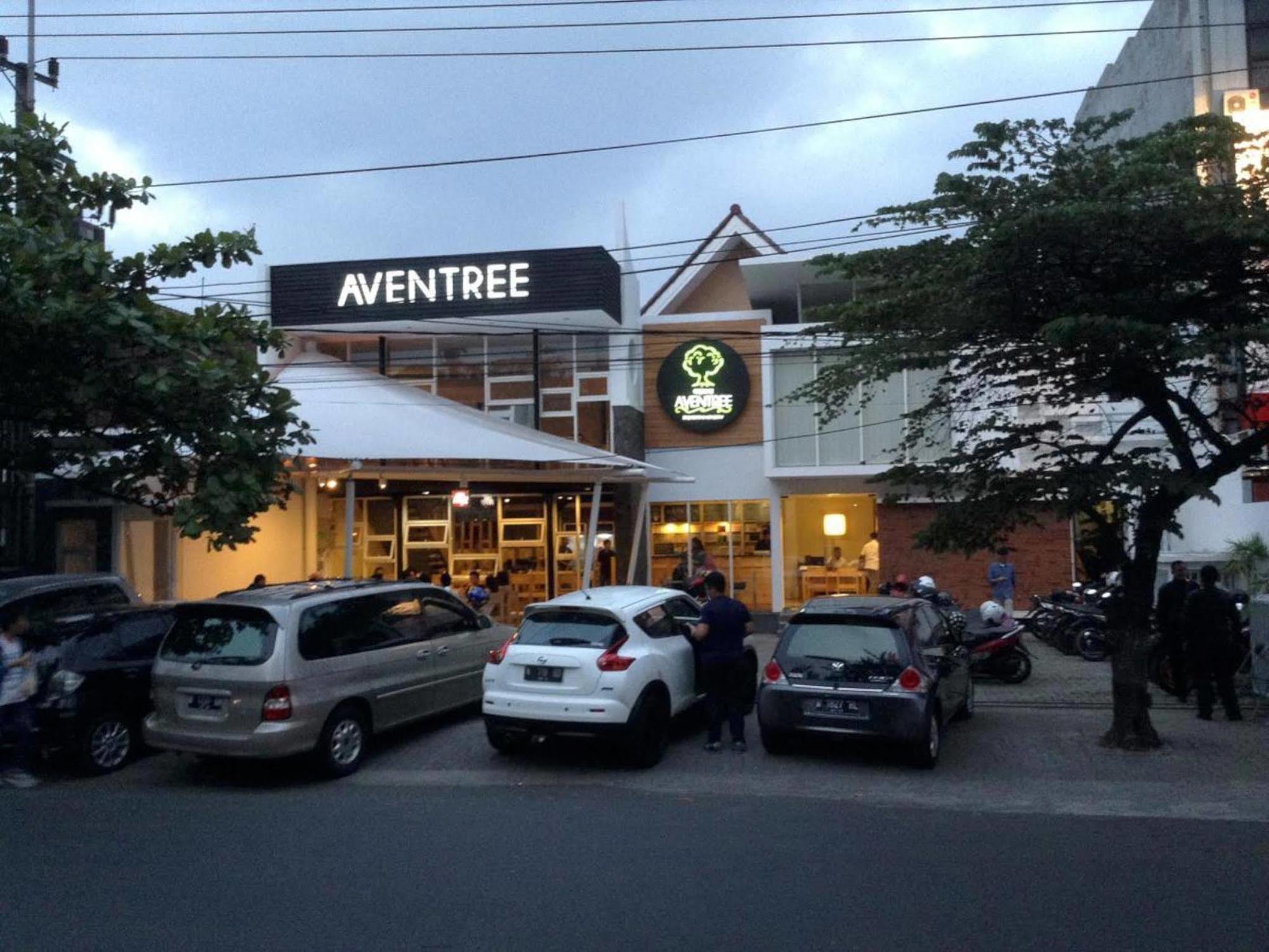 Aventree Homestay Malang Exterior photo