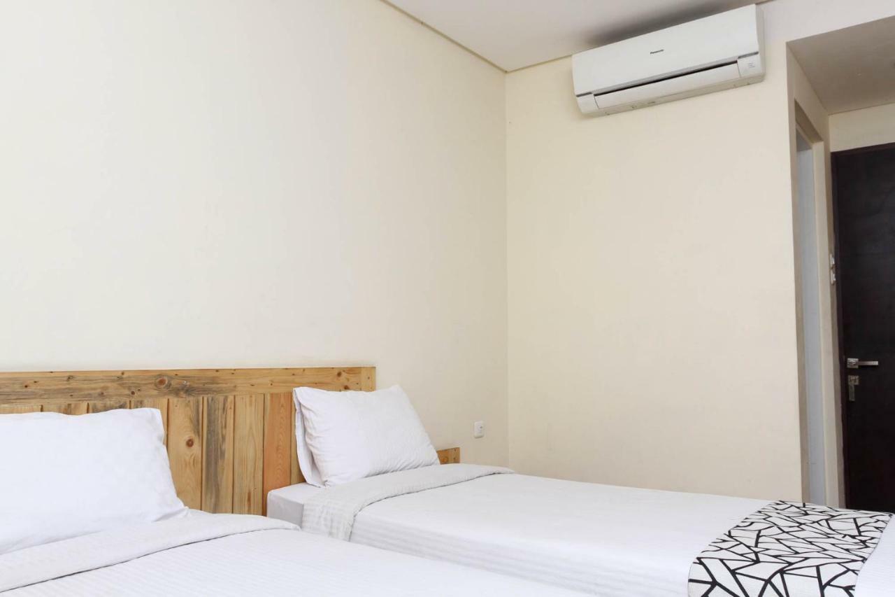 Aventree Homestay Malang Exterior photo